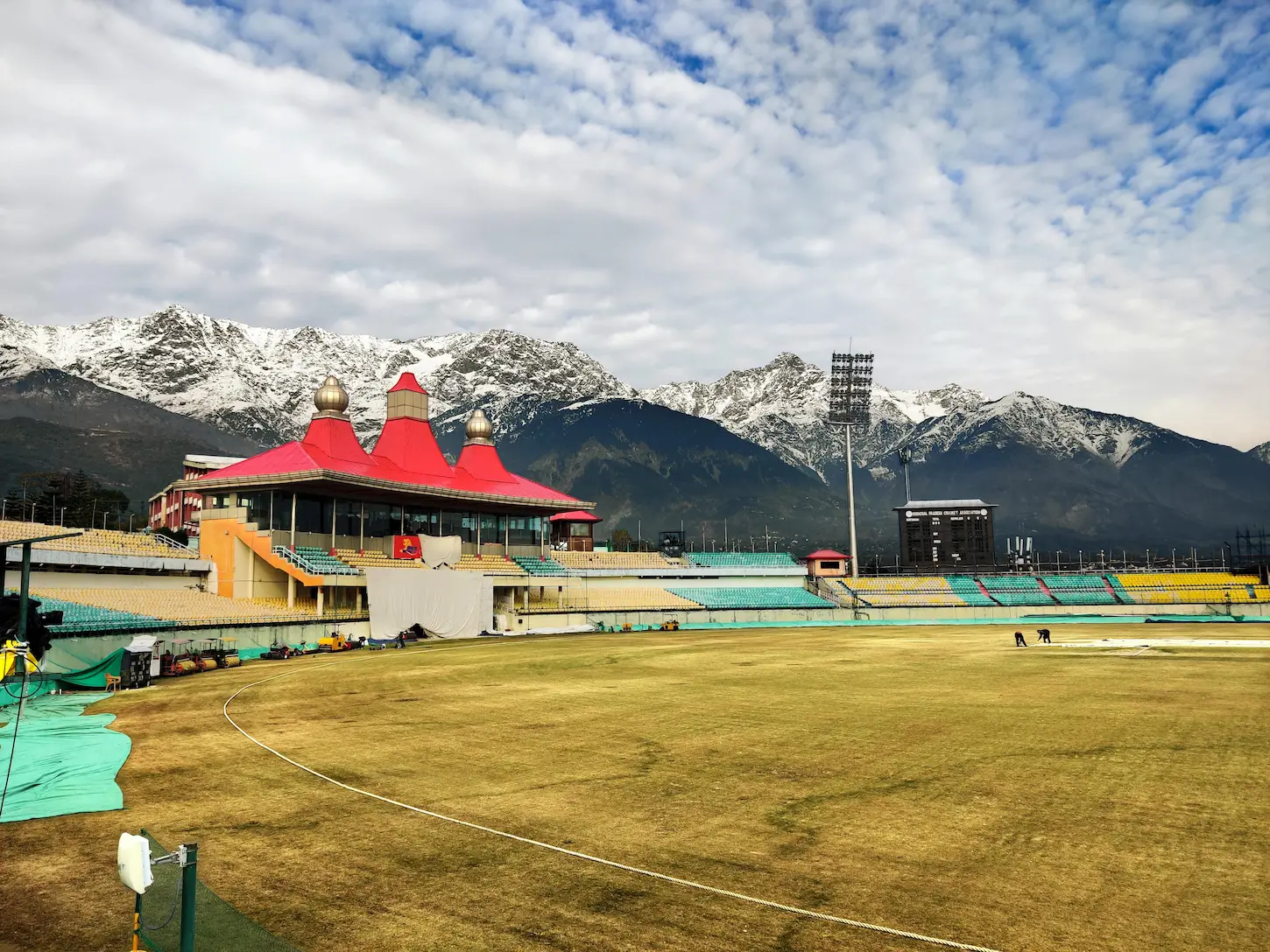dharamshala taxi services